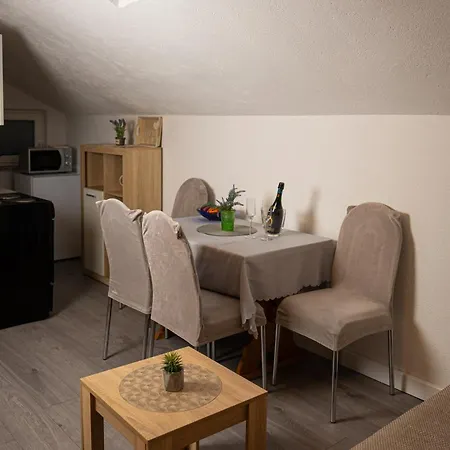 Nevistic