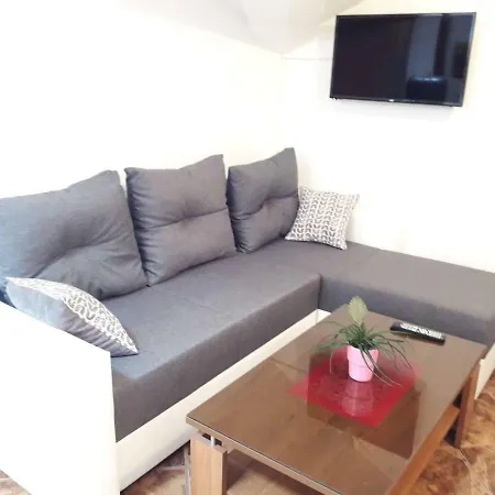 Apartment Nevistic *
